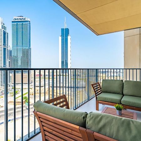 Incredible Views From This Classy Apt With Terrace Dubai Bagian luar foto