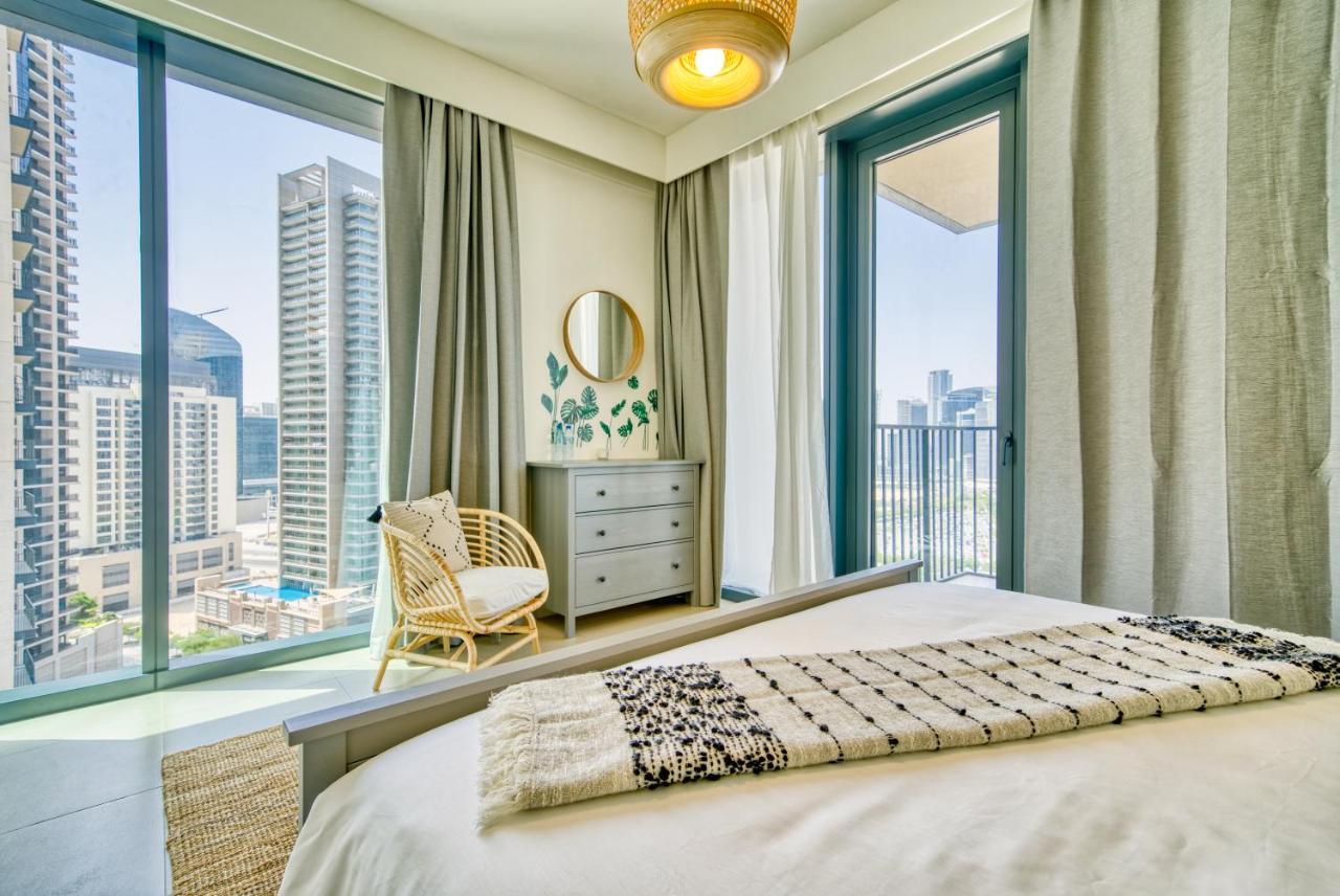 Incredible Views From This Classy Apt With Terrace Dubai Bagian luar foto