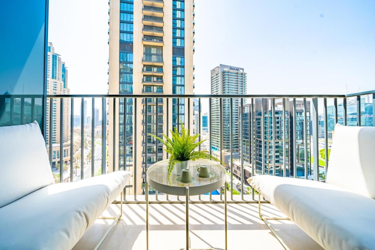 Incredible Views From This Classy Apt With Terrace Dubai Bagian luar foto
