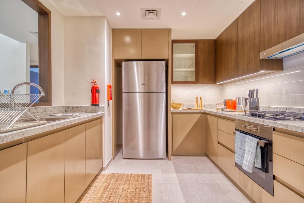 Incredible Views From This Classy Apt With Terrace Dubai Bagian luar foto