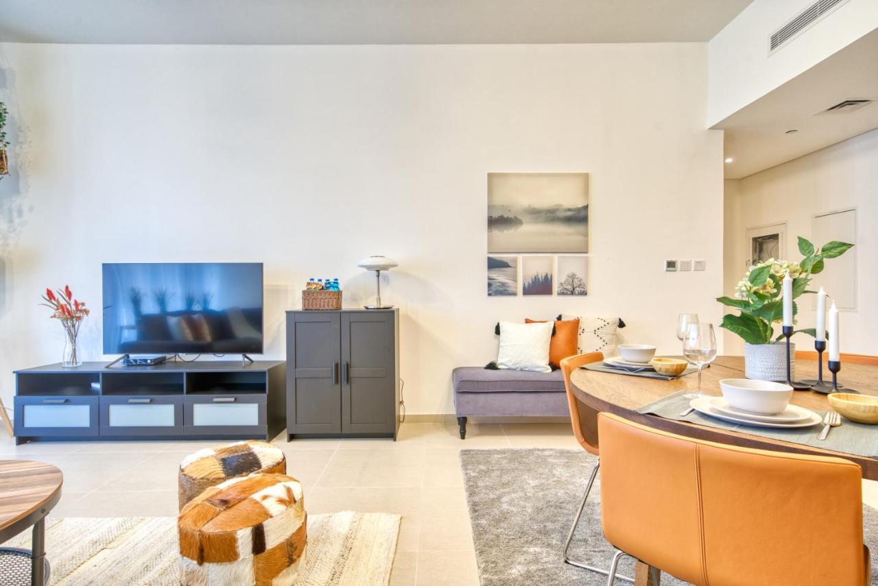 Incredible Views From This Classy Apt With Terrace Dubai Bagian luar foto