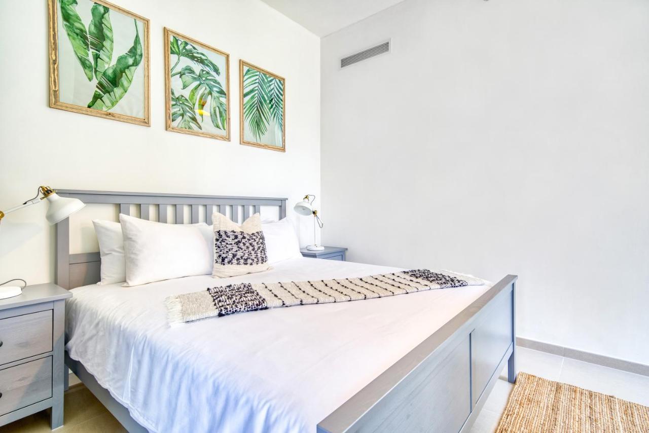 Incredible Views From This Classy Apt With Terrace Dubai Bagian luar foto