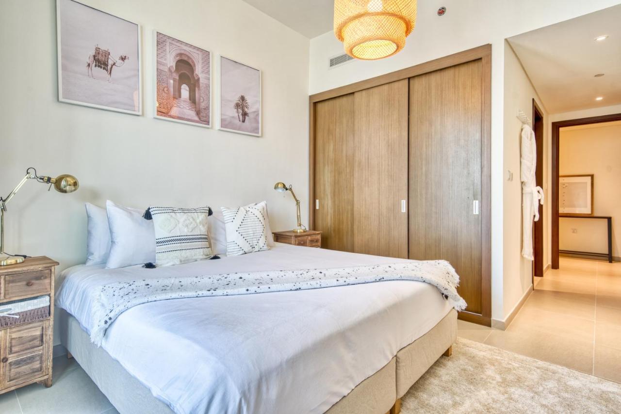 Incredible Views From This Classy Apt With Terrace Dubai Bagian luar foto